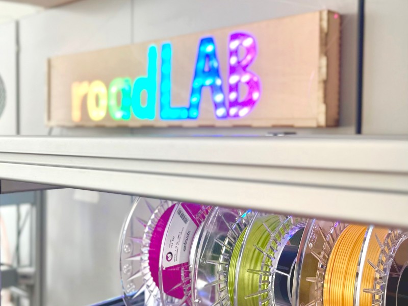 roadLAB light letters and diverse craft materials: 