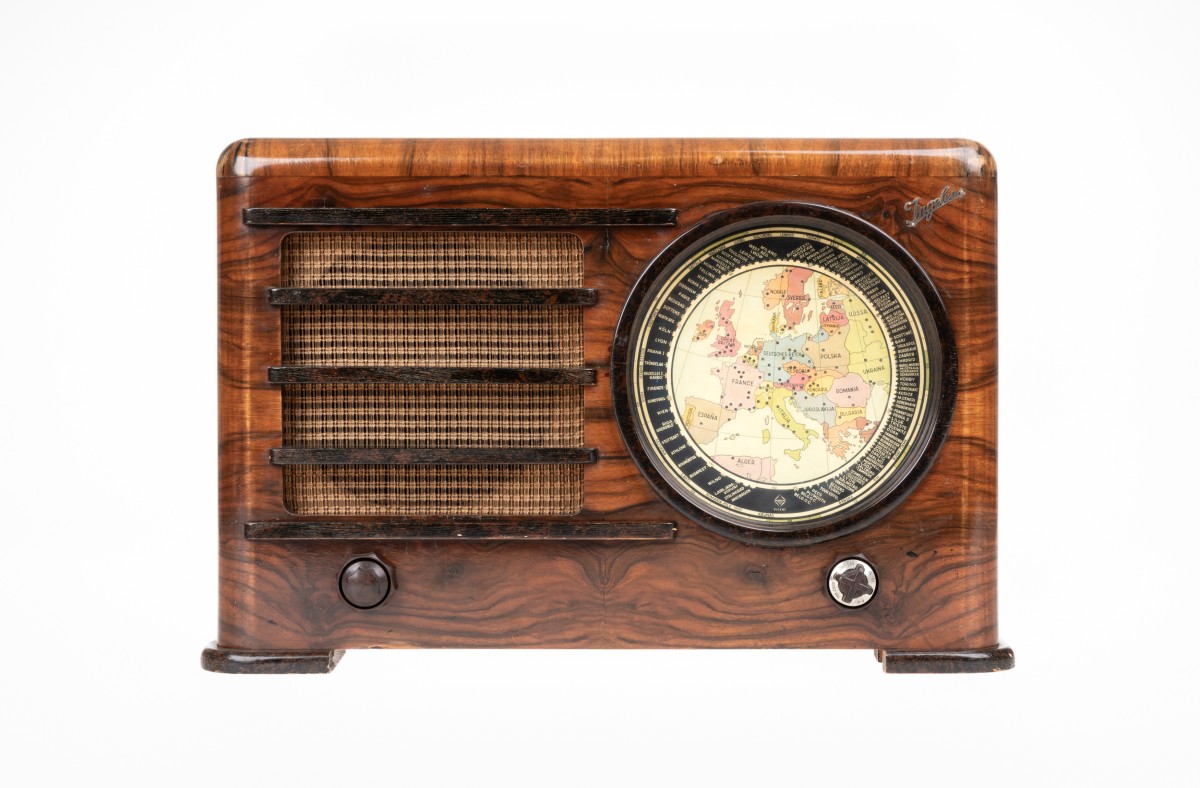 "100 Jahre Radio": Rundfunkempfänger Ingelen US 437W Geographic, 1936