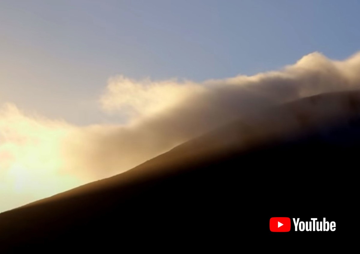 Wolken an einer Düne in der Wüste: Video: Harvesting fresh water from fog, MIT Mechanical Engineering