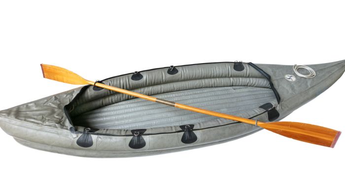 Wie verpackt man ein Schlauchboot?