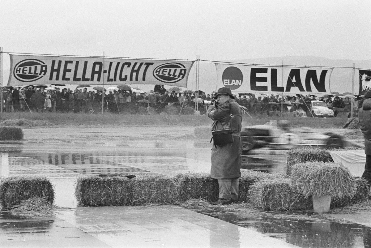 Internationales Flugplatzrennen Tulln-Langenlebarn 1971: Artur Fenzlau beim Internationalen Flugplatzrennen Tulln-Langenlebarn 1971