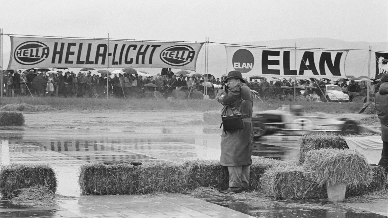 Artur Fenzlau beim Internationalen Flugplatzrennen Tulln-Langenlebarn 1971