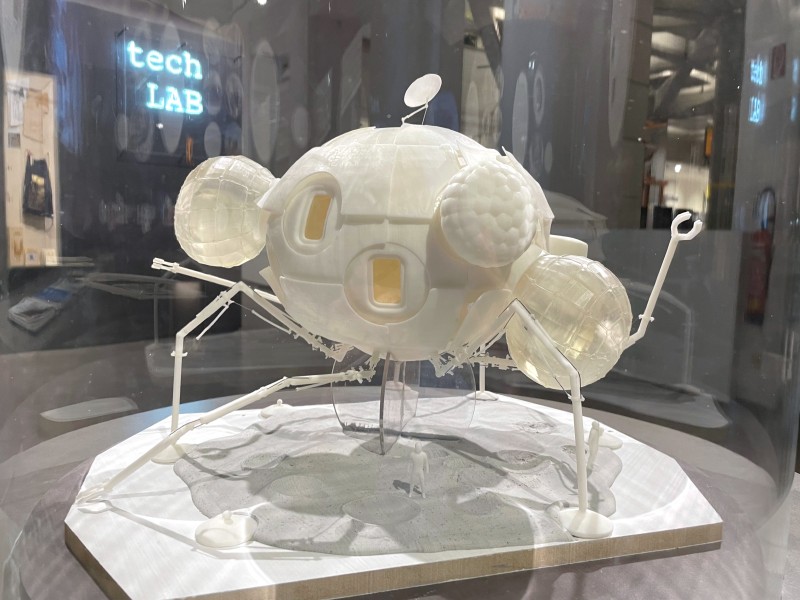 : 3D-gedrucktes Habitat-Modell des Lunarbase-Konzepts „Moonwalker“