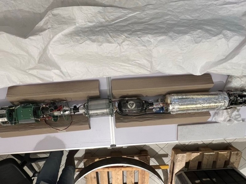 : Innenleben der Flüssigtreibstoffrakete des TU Wien Space Teams: Jetzt befinden sich die Raketen noch eingehüllt im Backstagebereich und werden für ihre weitere Bestimmung in der Ausstellung vorbereitet.