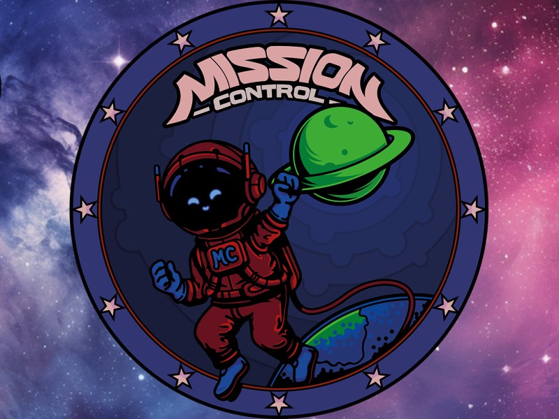 : Kollage mit dem Patch der Mission Control