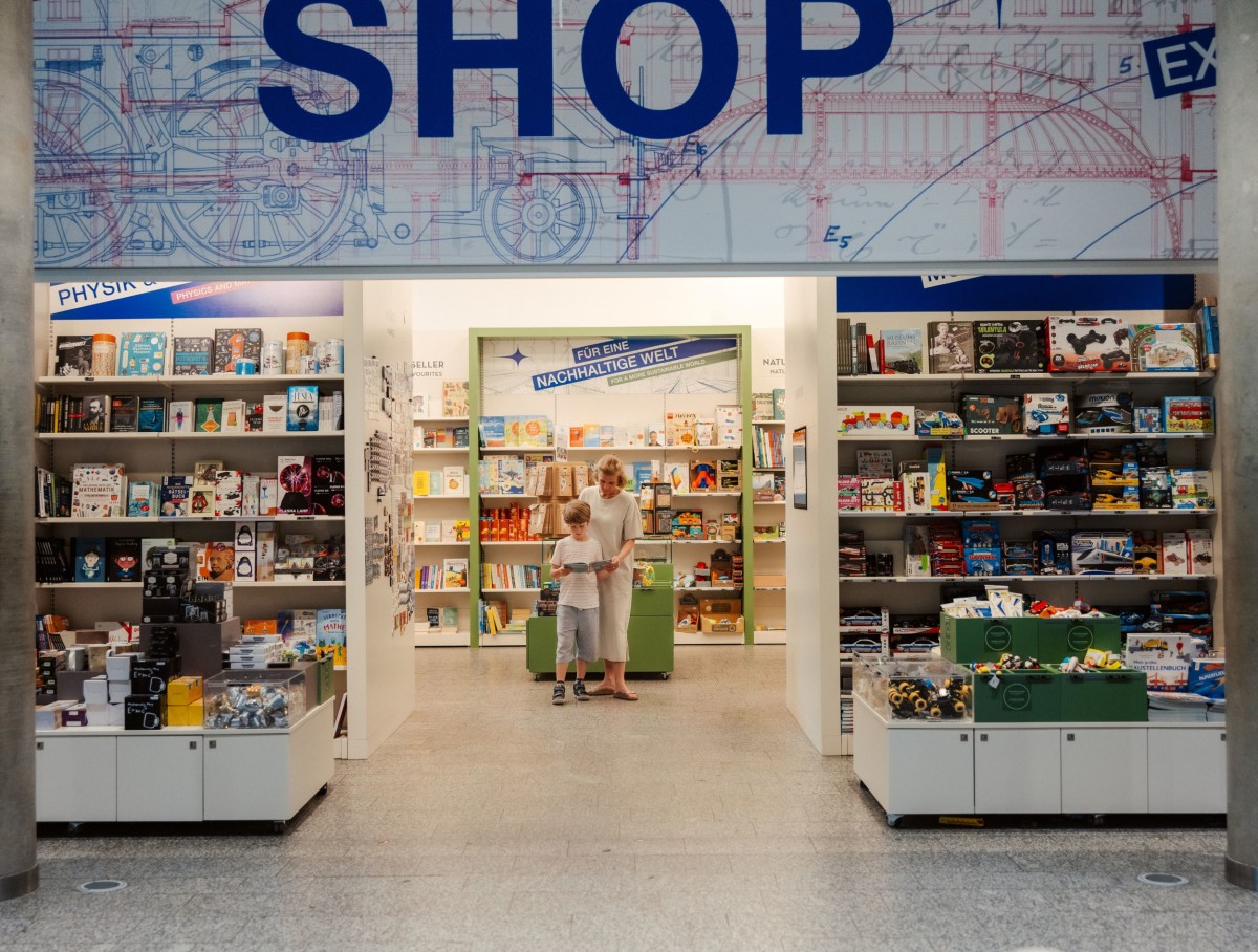 Der Museumsshop arbeitet daran, die Nachhaltigkeitsquote seiner Produkte mittelfristig auf über 50 % zu steigern