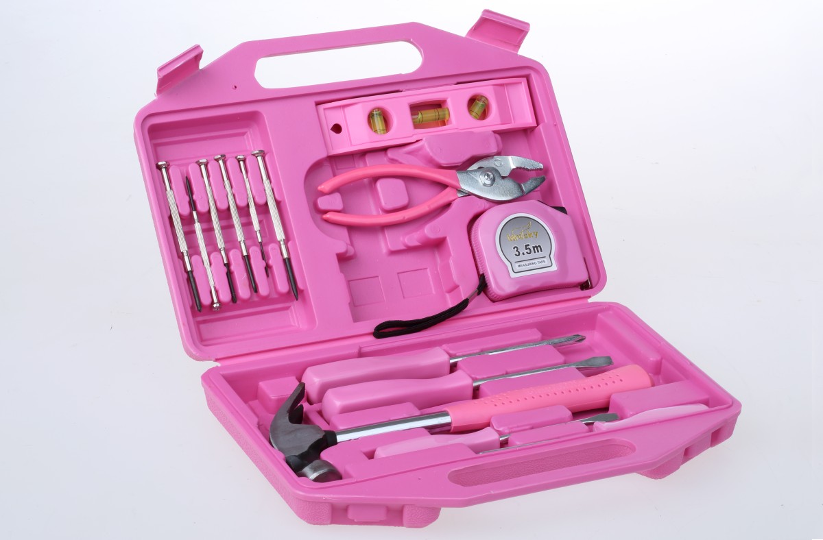 Pink toolbox, 2000-2008: The donor gave this toolkit to the museum because she was disappointed by its quality. While some products distinguish themselves from others only by their colour, it is not uncommon for pink products to be of lower quality.