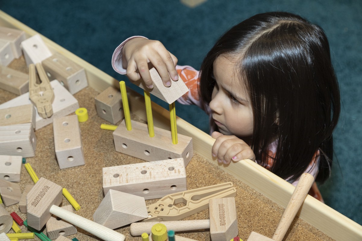 Spielen, bauen, tüfteln und kreieren: Mit einer großen Auswahl an MATADOR®-Materialien können Kinder ab 3 Jahren ihrer handwerklichen und technischen Kreativität freien Lauf lassen