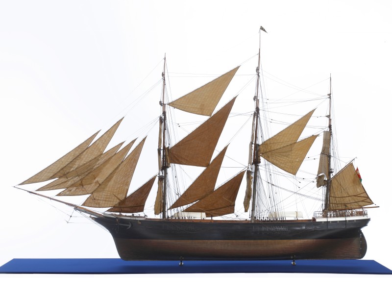 Ein Modell des Vollschiffs "Austria Trieste": 