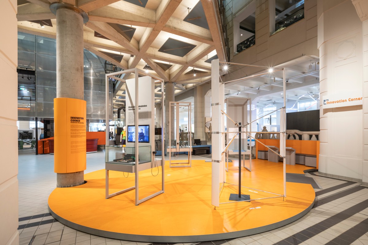 Überblick: Innovation Corner mit dem Thema „Junge Ideen. Innovator_innen und ihre Geschichte“