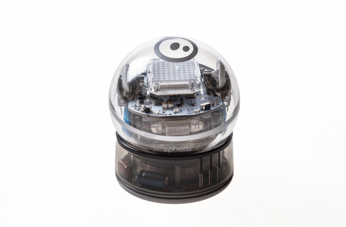 Sphero BOLT: voll-programmierbarer fahrbarer Roboterball