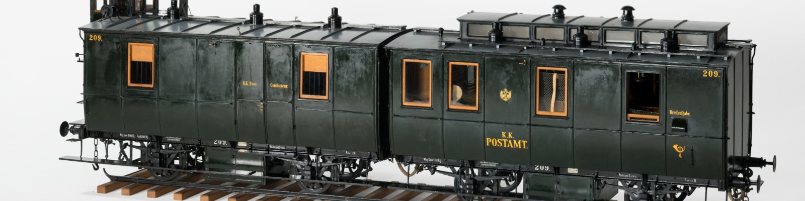 Zweiteiliger Bahnpostwagens (Modell, um 1900; Maßstab: 1:5)