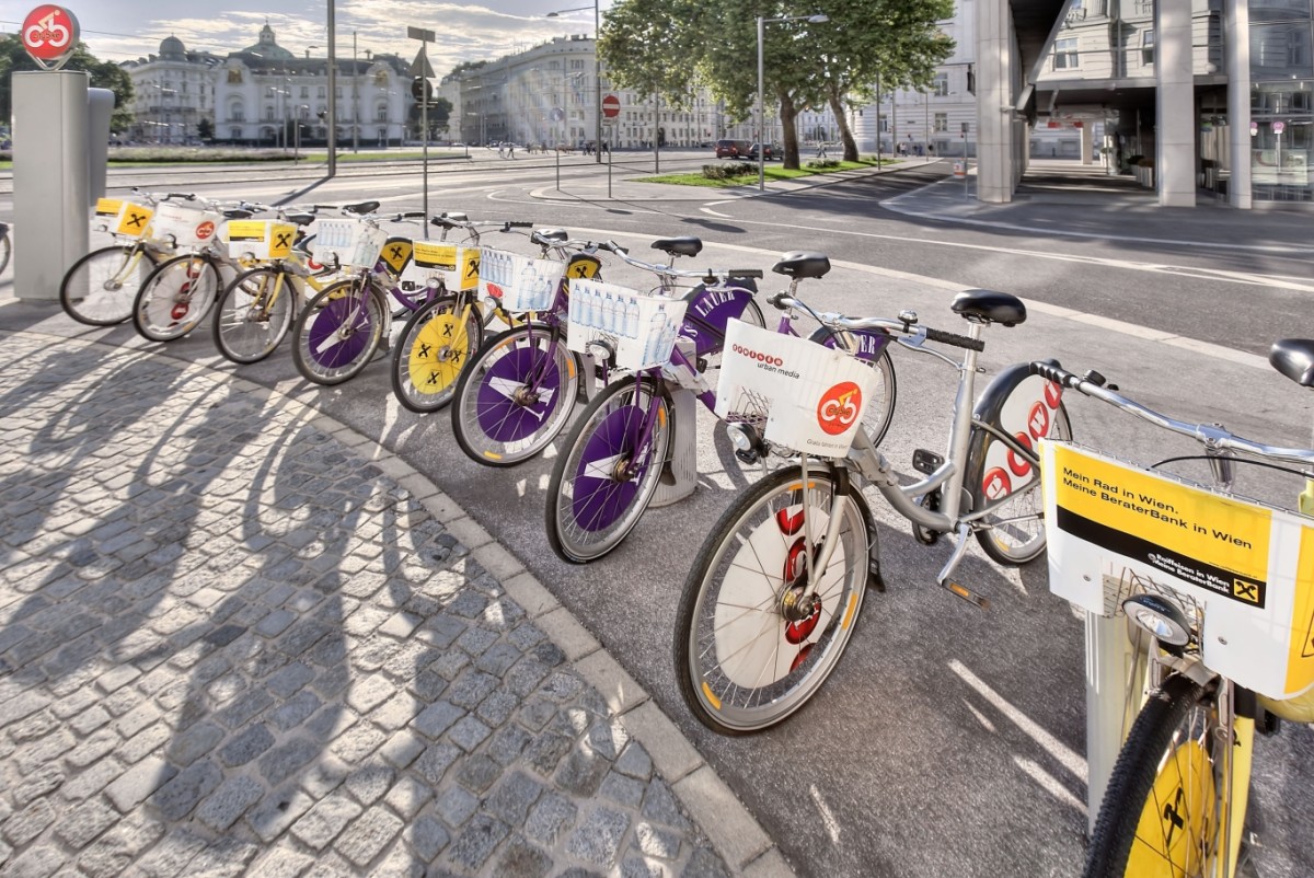 Citybike von Gewista, 2008. Terminal am Schwarzenbergplatz: Citybike von Gewista, 2008. Terminal am Schwarzenbergplatz