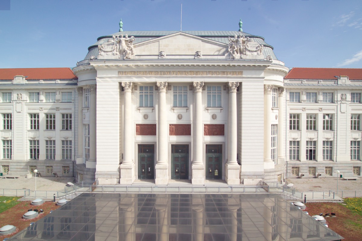 Vorderansicht des Technischen Museums Wien