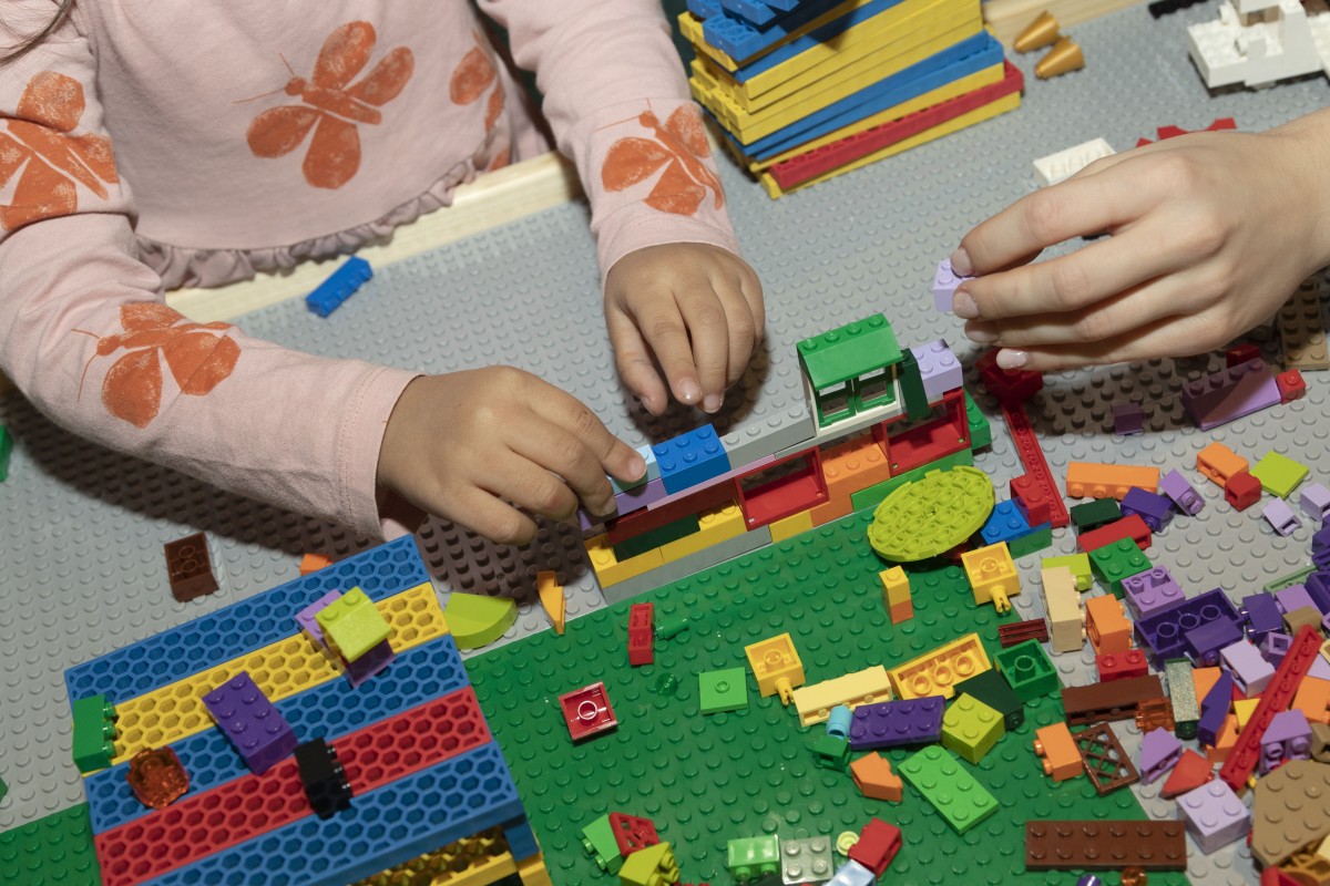 Spielen, bauen, tüfteln und kreieren: Mit einer großen Auswahl an LEGO®-Materialien können Kinder ab 3 Jahren ihrer handwerklichen und technischen Kreativität freien Lauf lassen