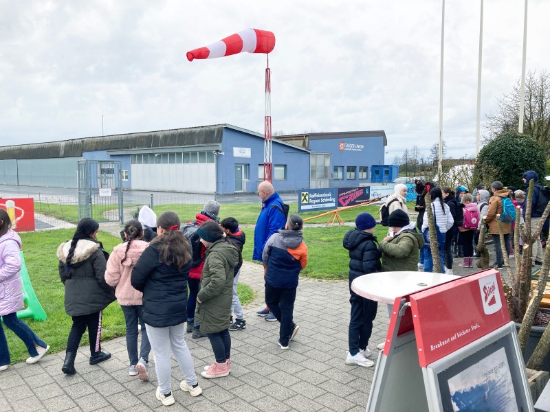 : Ankunft am Flughafen Schärding/Suben