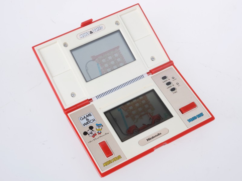 1. Eine Nintendo Game & Watch "Multi Screen - Mickey & Donald DM-53" Spielkonsole: 