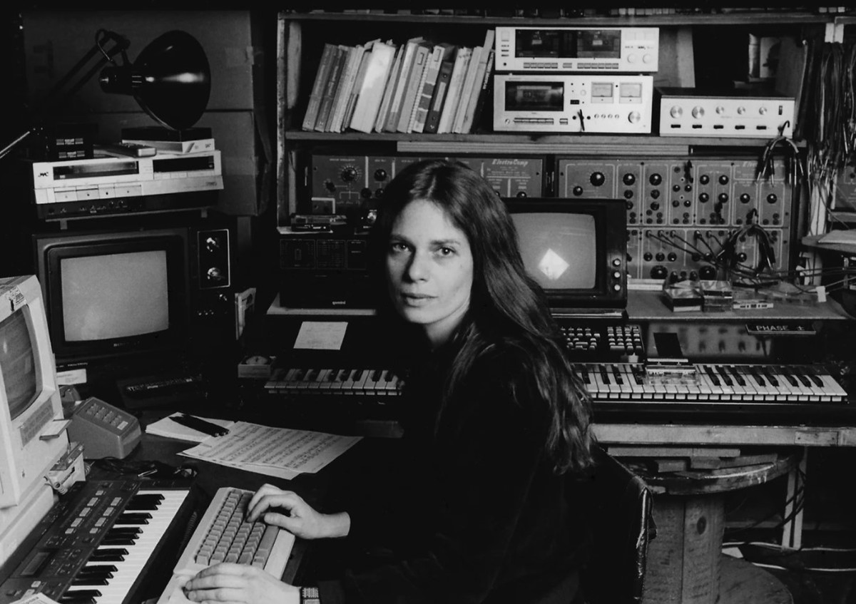 Laurie Spiegel (*1945) ist eine US-amerikanische Komponistin, die in den 1970er-Jahren Algorithmen für ihre Kompositionen verwendete