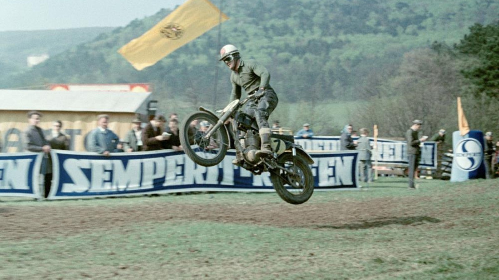 Artur Fenzlau: Jeff V. Smith auf BSA, Motocross Sittendorf 1966