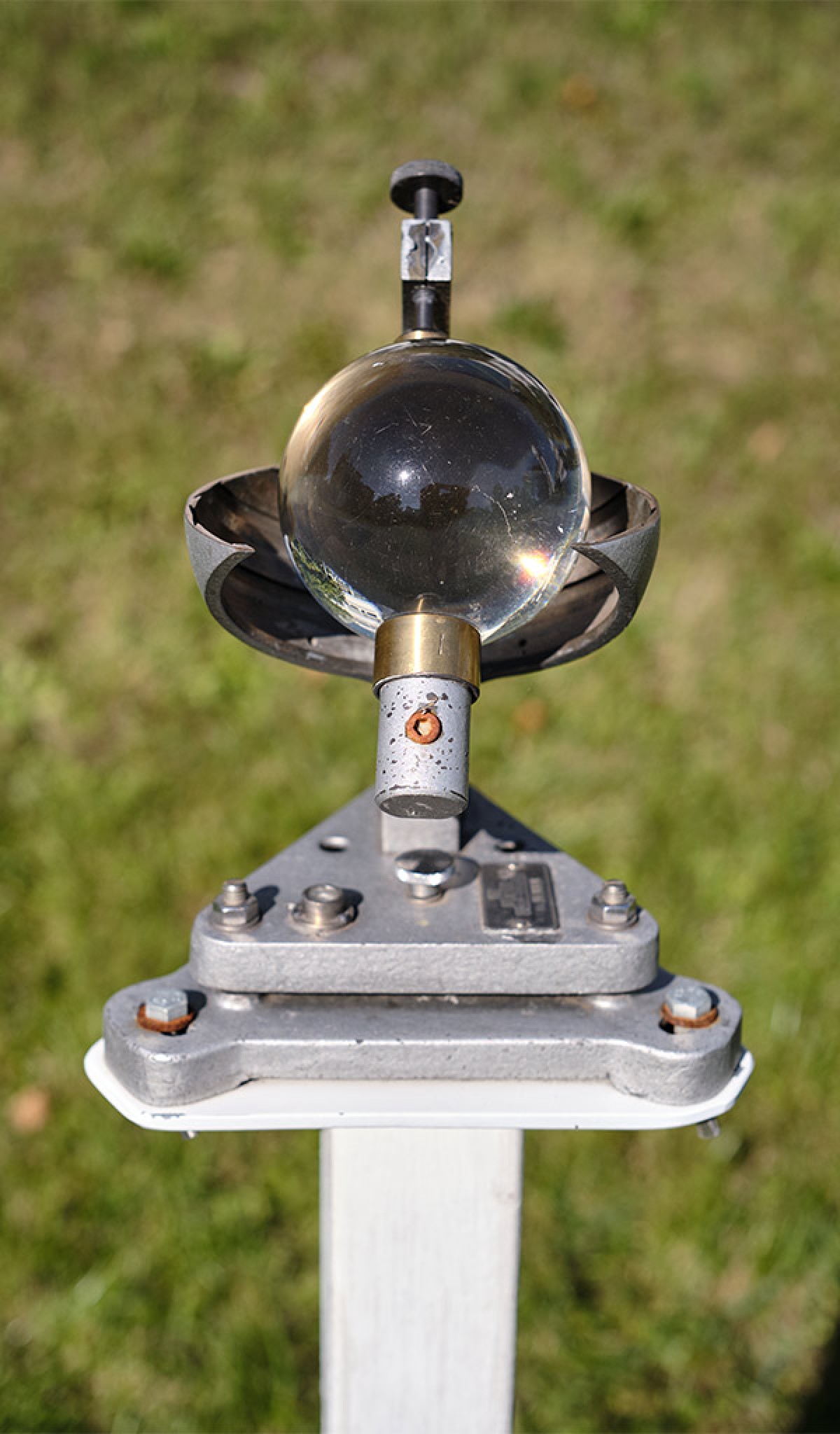 Altes Messgerät für die Feststellung des Sonnenauf- und -untergangs : Altes Messgerät für die Feststellung des Sonnenauf- und -untergangs 